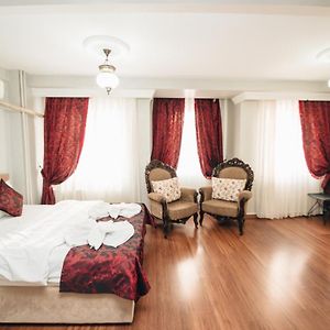 Safran Suites